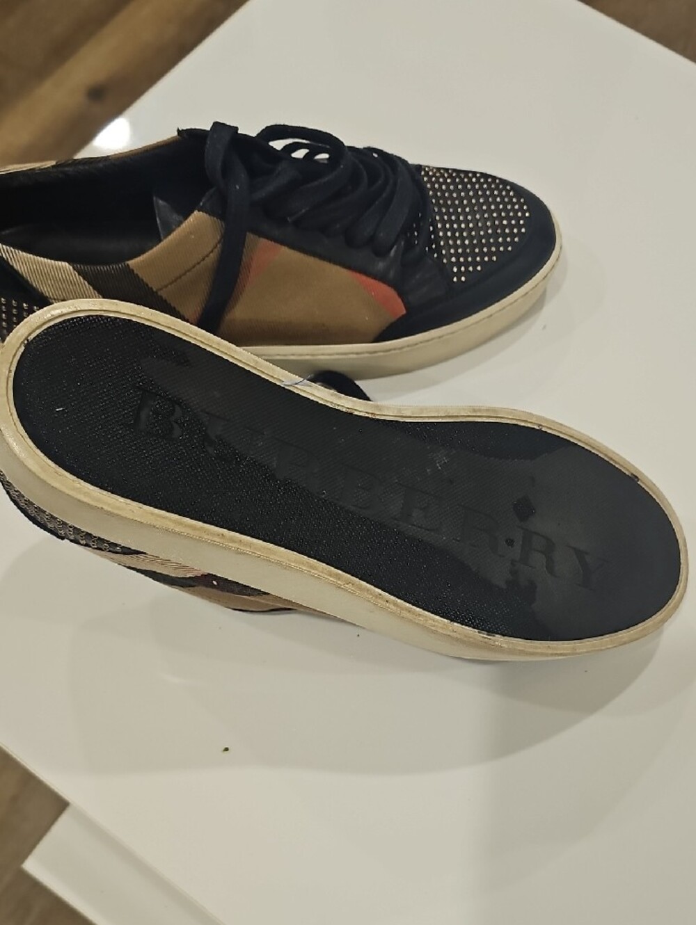 Burberry Black Leather & Tan Check Low-Top Sneakers with Studded Toe - Picture 3 of 4